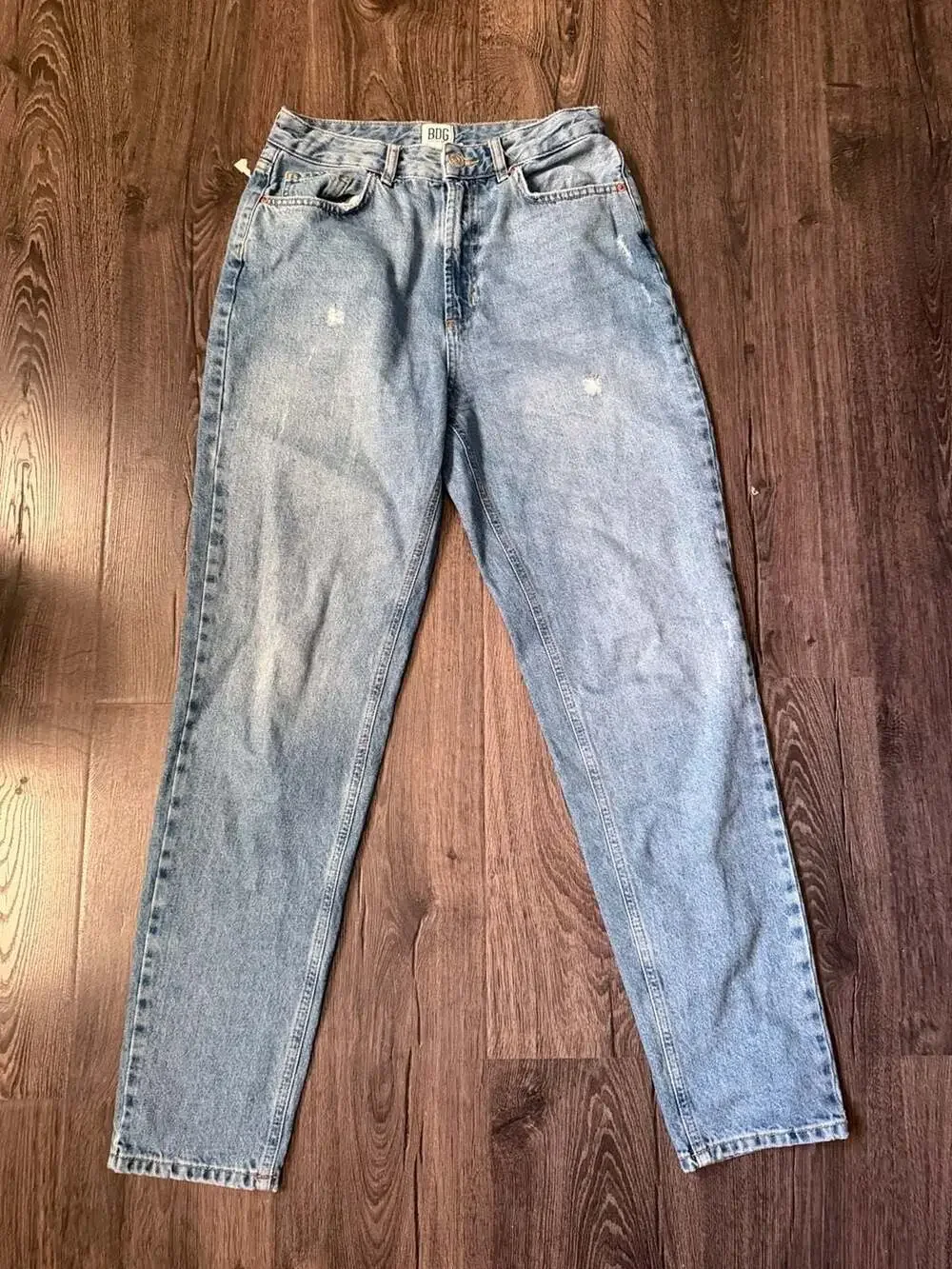 BDG Urban Outfitters Mom High-Rise Light Wash Distressed Denim Jeans Size 28